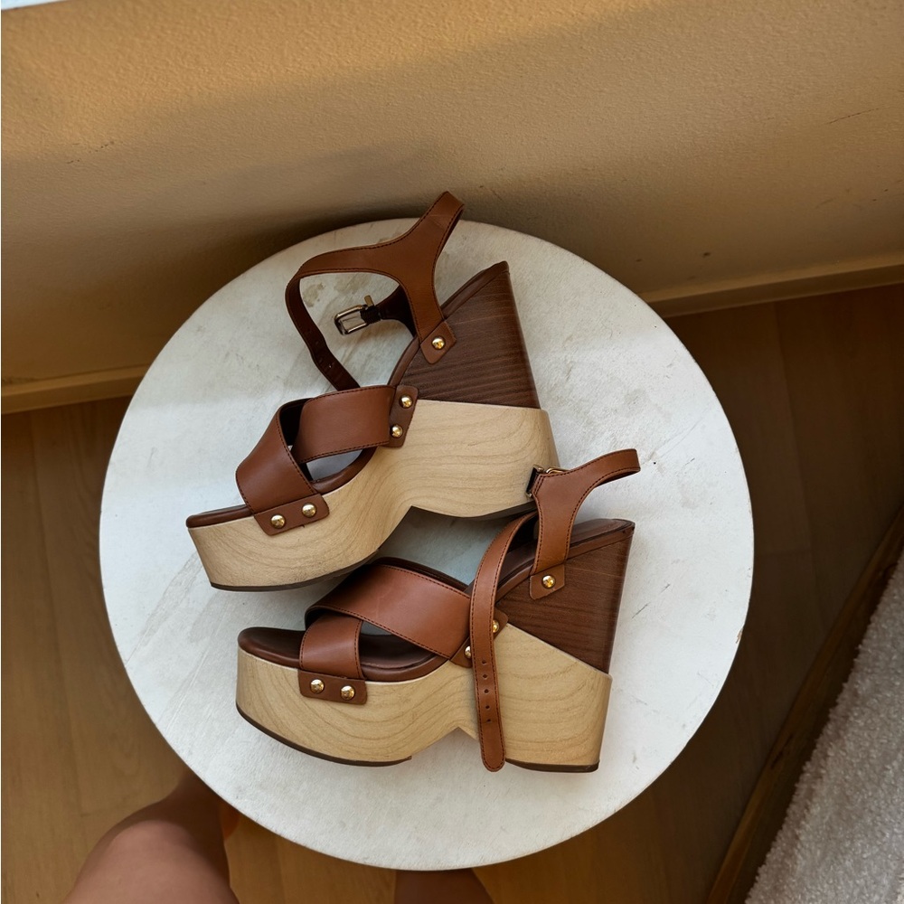 Gianni Bini Brown Platform Sandals with Leather Straps